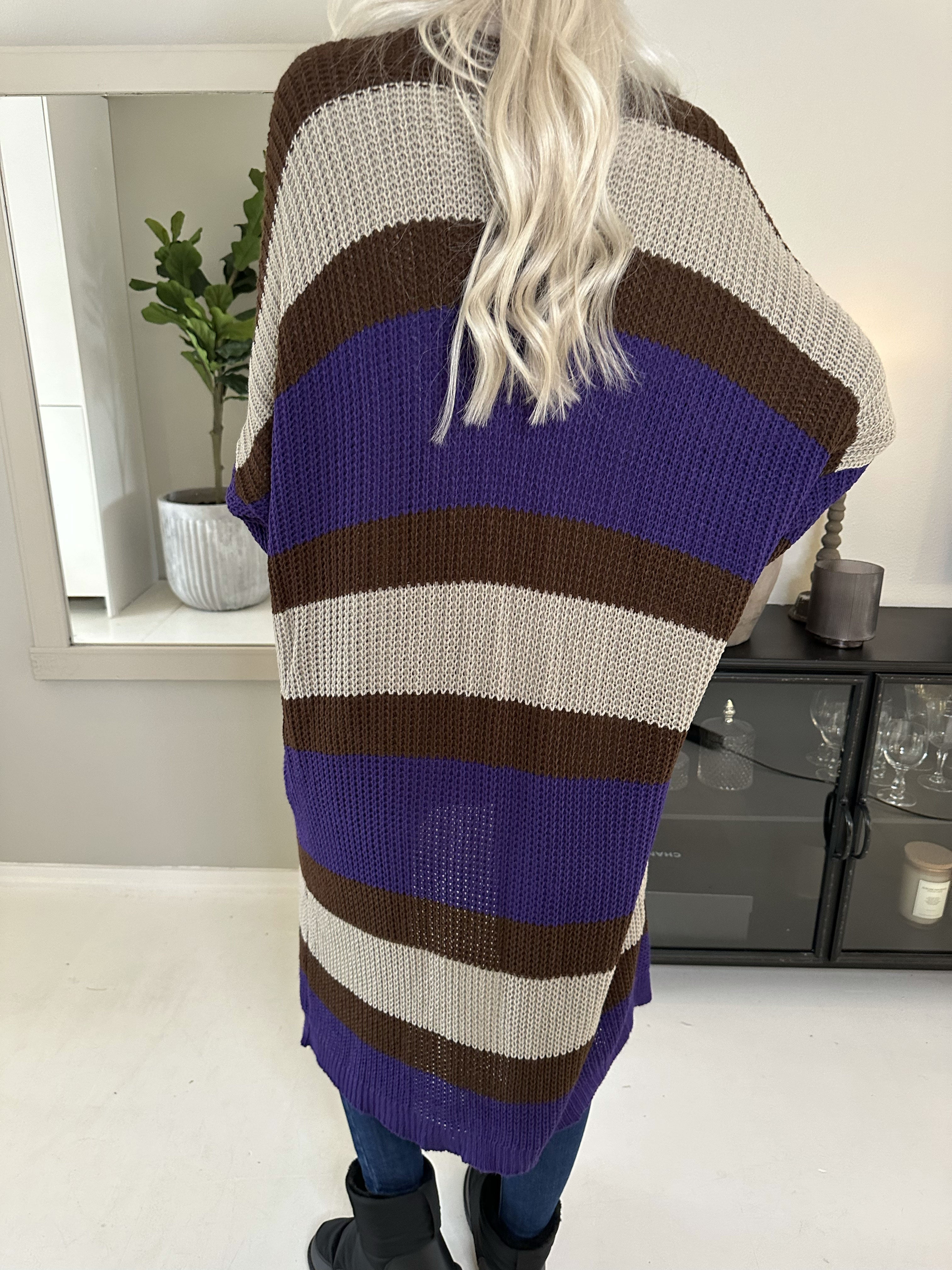 Fekla - Lång stickad kofta med flerfärgade ränder